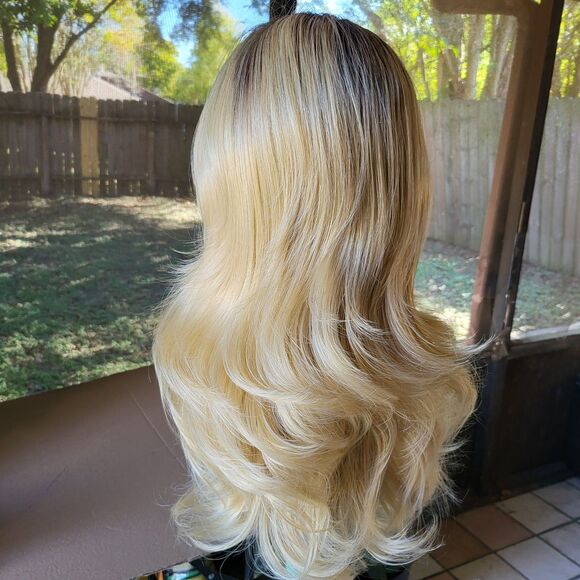 ✨ Ombre Vanessa Wig – (Nakia)16” Side Part ✨ - Picture 3 of 8